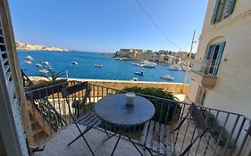Seaview Gem In Birgu Malta!